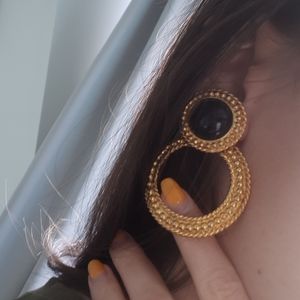 Vintage clip on earrings Gold and Black